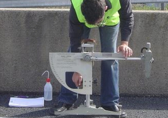 CONSULSTRADA carried out in 2016 for AELO, a testing campaign for the Final Characterization of the pavements, in the following sections of the IC9 Sub-concession (Nazaré - Alcobaça), including the connection to Alcobaça and a small section of the EN1 of the IC9 (Fátima-Ourem) , IC9 (São Jorge- Fátima), IC36L and IC2 (Variante à Batalha or A19). The Litoral Oeste Sub-concession was awarded to AELO – Auto-estradas do Litoral Oeste, SA. With a length of 112 km, of which 19 km under tolls, it is located in the districts of Leiria and Santarém. 